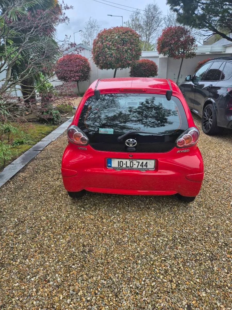 2010 Reliable, Low Mileage, Well mantainted. - Image 2