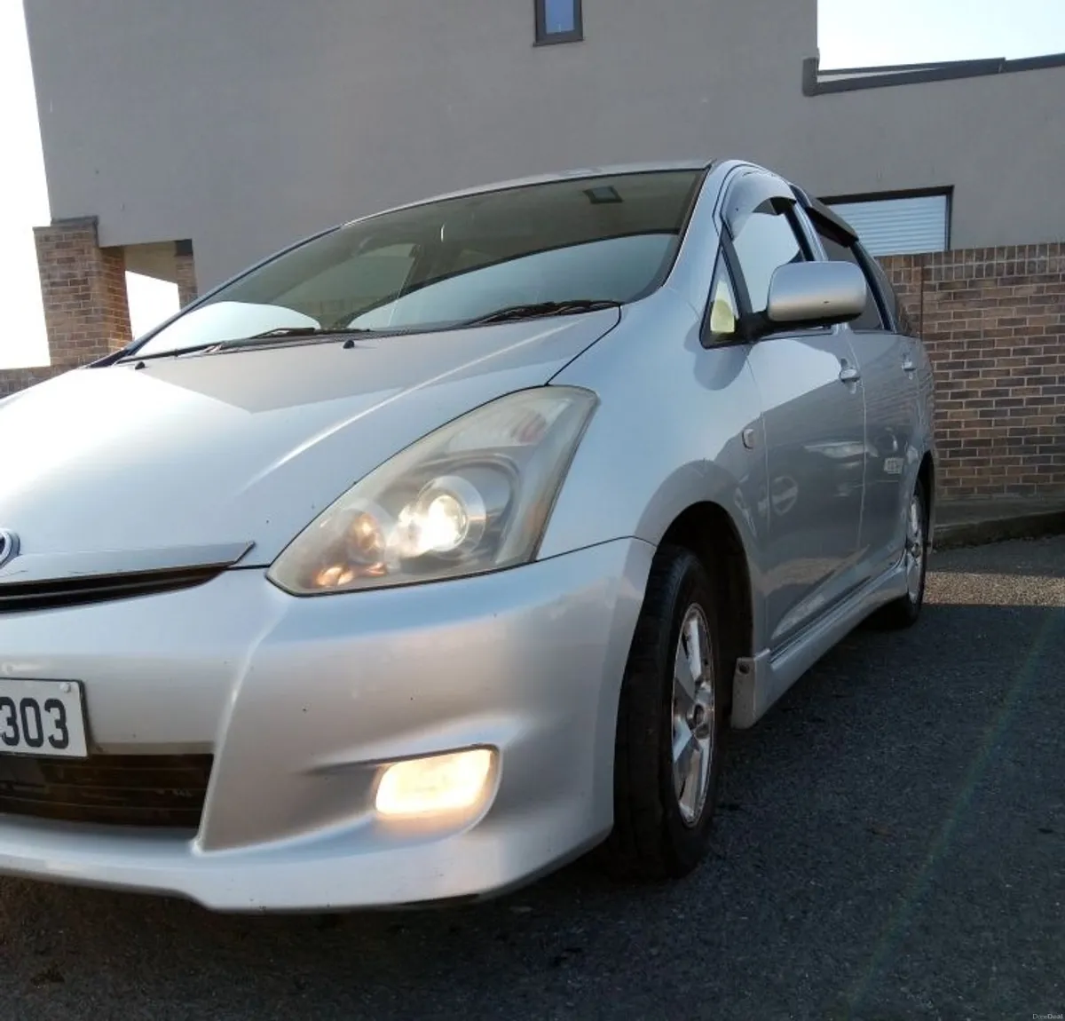 07 Toyato Wish 7 Seater - Image 1