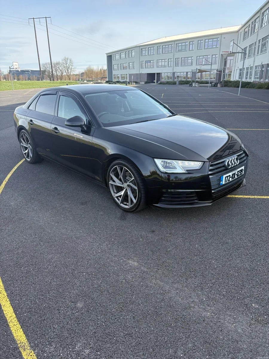 Audi A4 SE ULTRA BLACK EDITION - Image 2