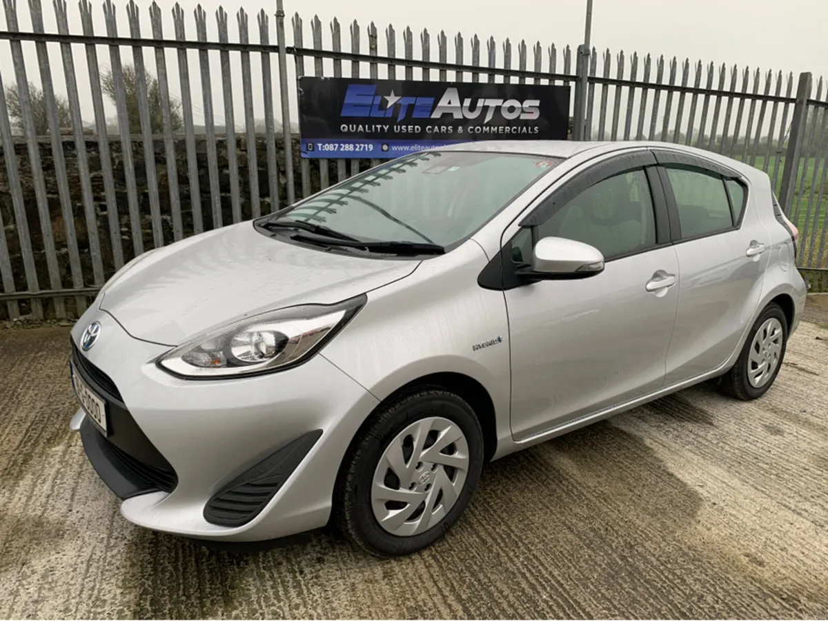 Toyota Aqua SELF CHARGING HYBRID - Image 3