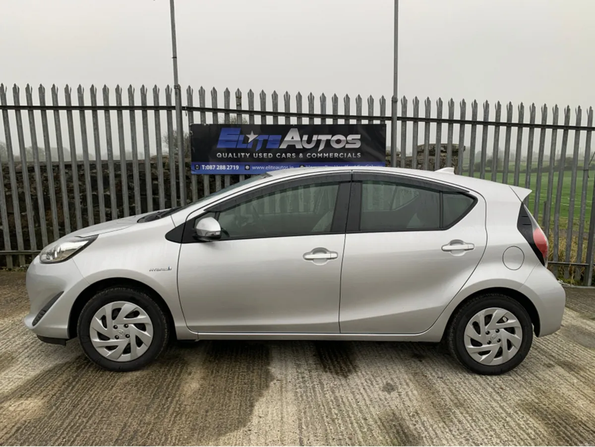 Toyota Aqua SELF CHARGING HYBRID - Image 4