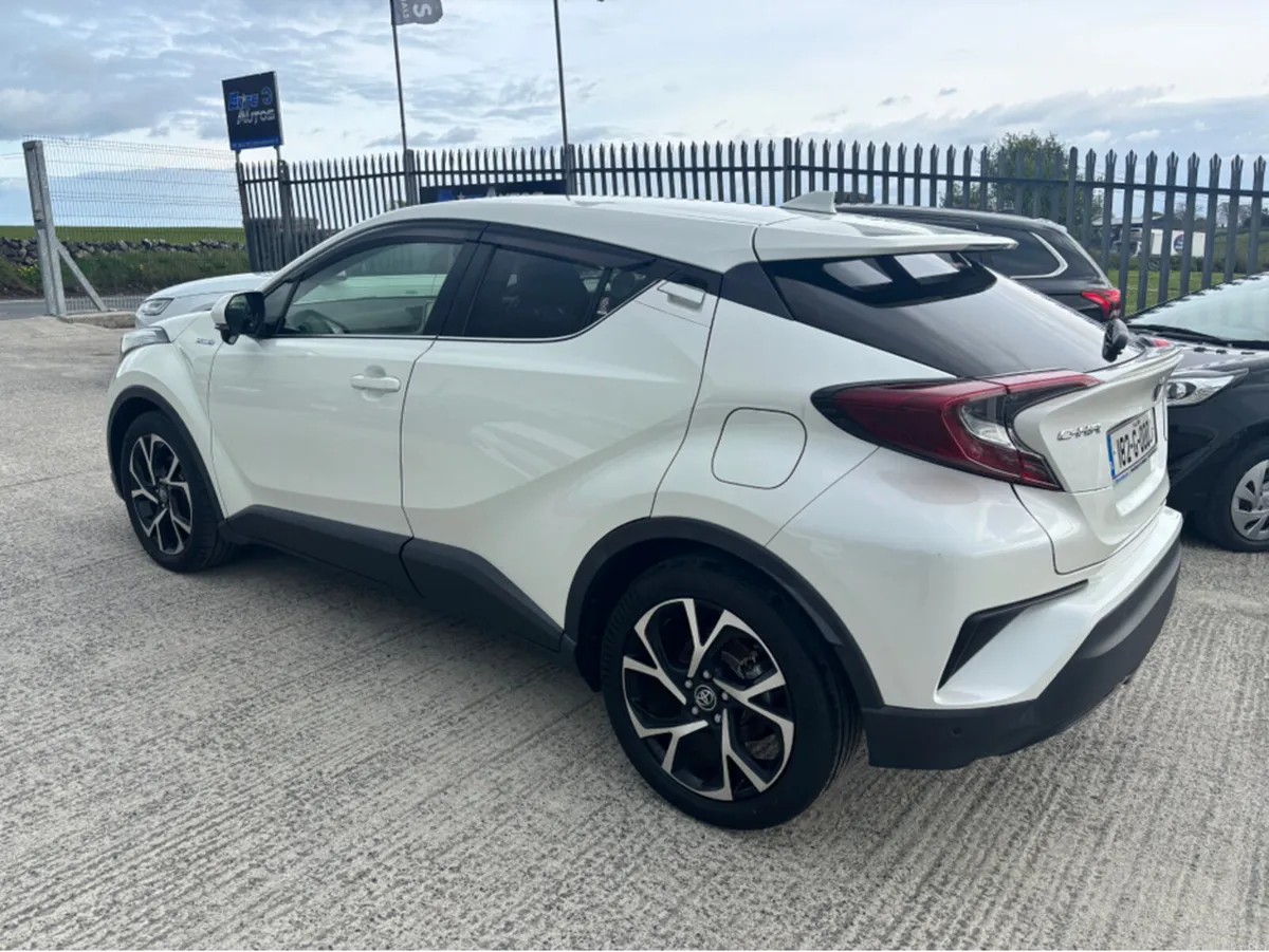 Toyota C-HR LUNA SPORT SELF CHARGING HYBRID - Image 3