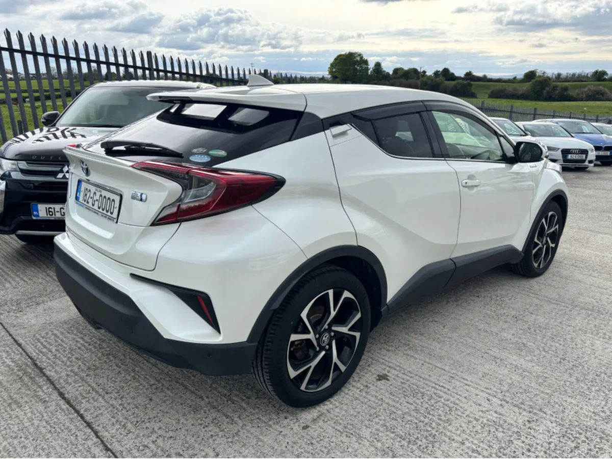 Toyota C-HR LUNA SPORT SELF CHARGING HYBRID - Image 6