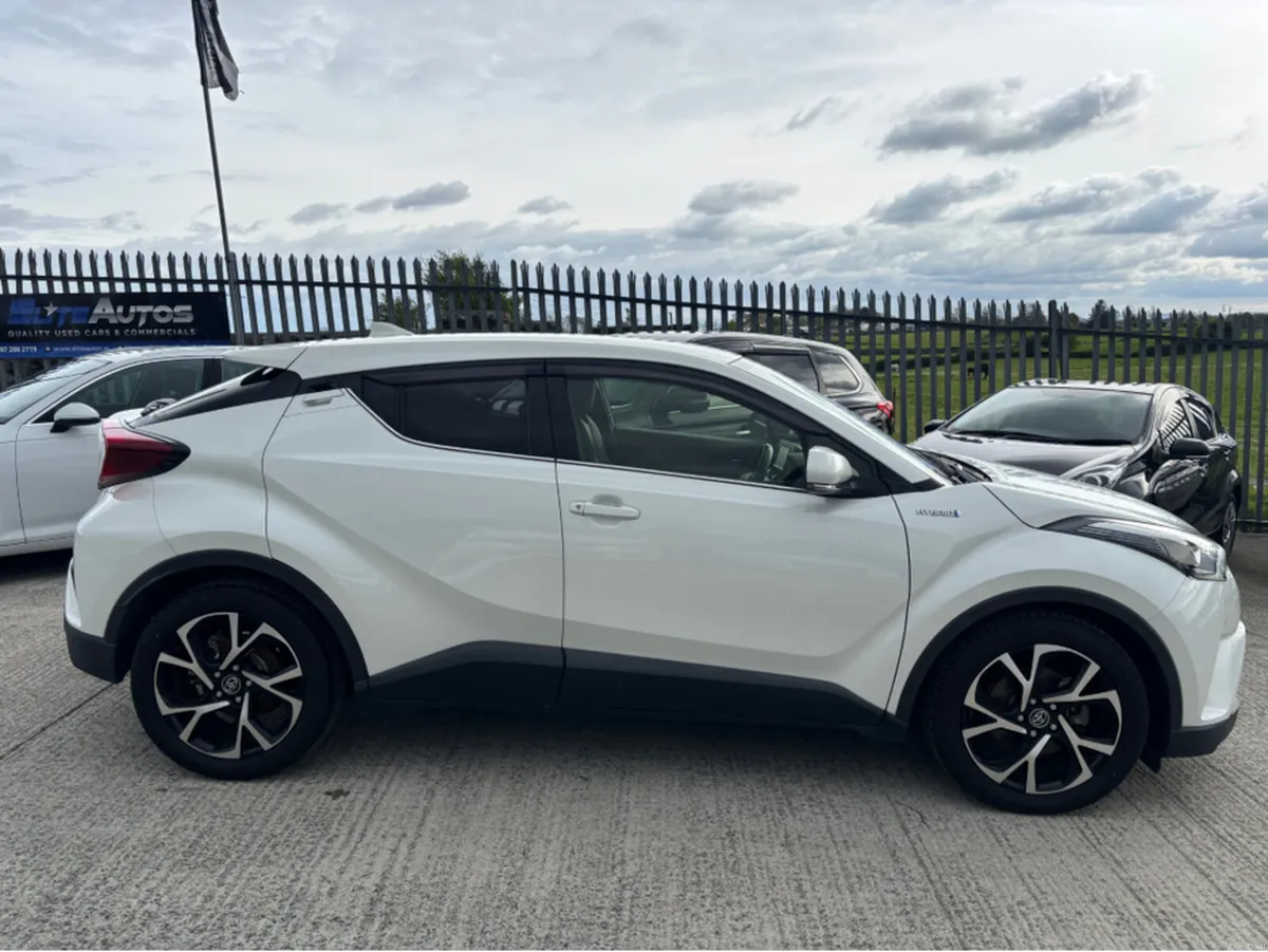 Toyota C-HR LUNA SPORT SELF CHARGING HYBRID - Image 5