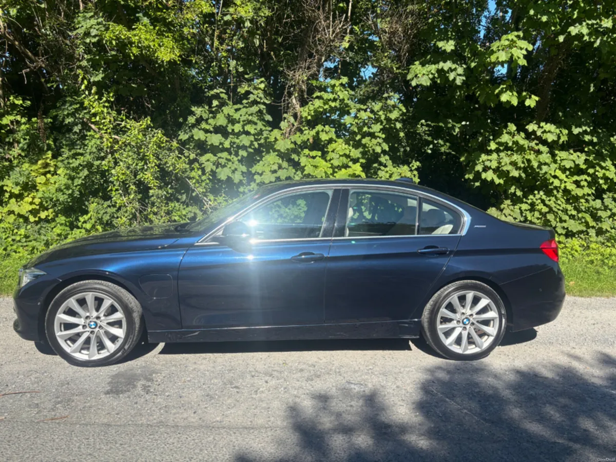 BMW 3-Series 330e plug in hybrid - Image 3
