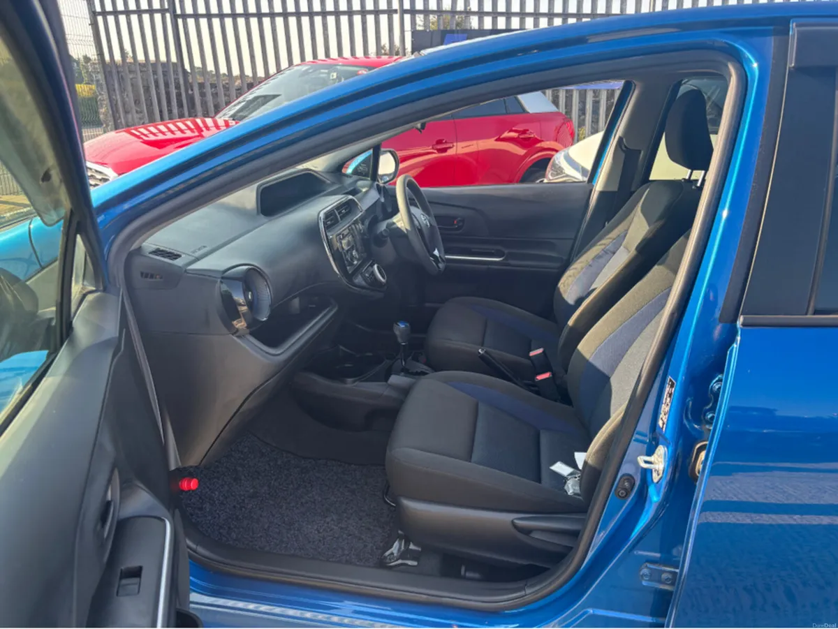 Toyota Aqua self charging hybrid - Image 3