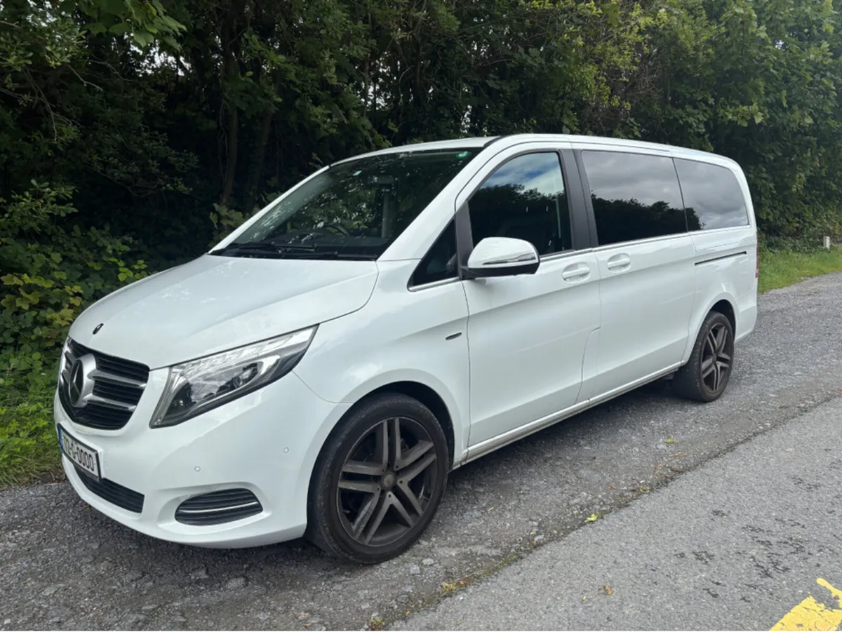 Mercedes-Benz V-Class V220 Avantegarde  7 seater a - Image 1