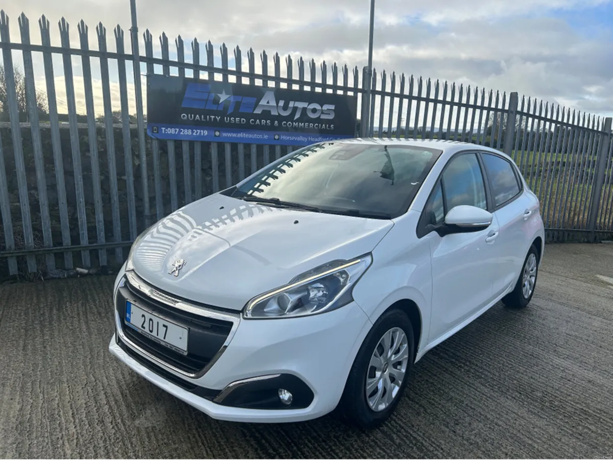 Peugeot 208 Allure 1.2 Automatic - Image 1