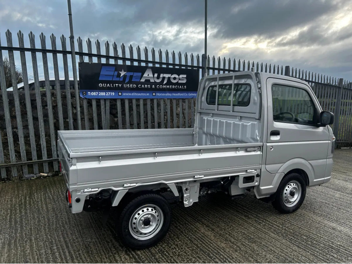 Suzuki Carry 660cc 350 kg Automatic 4wd - Image 2