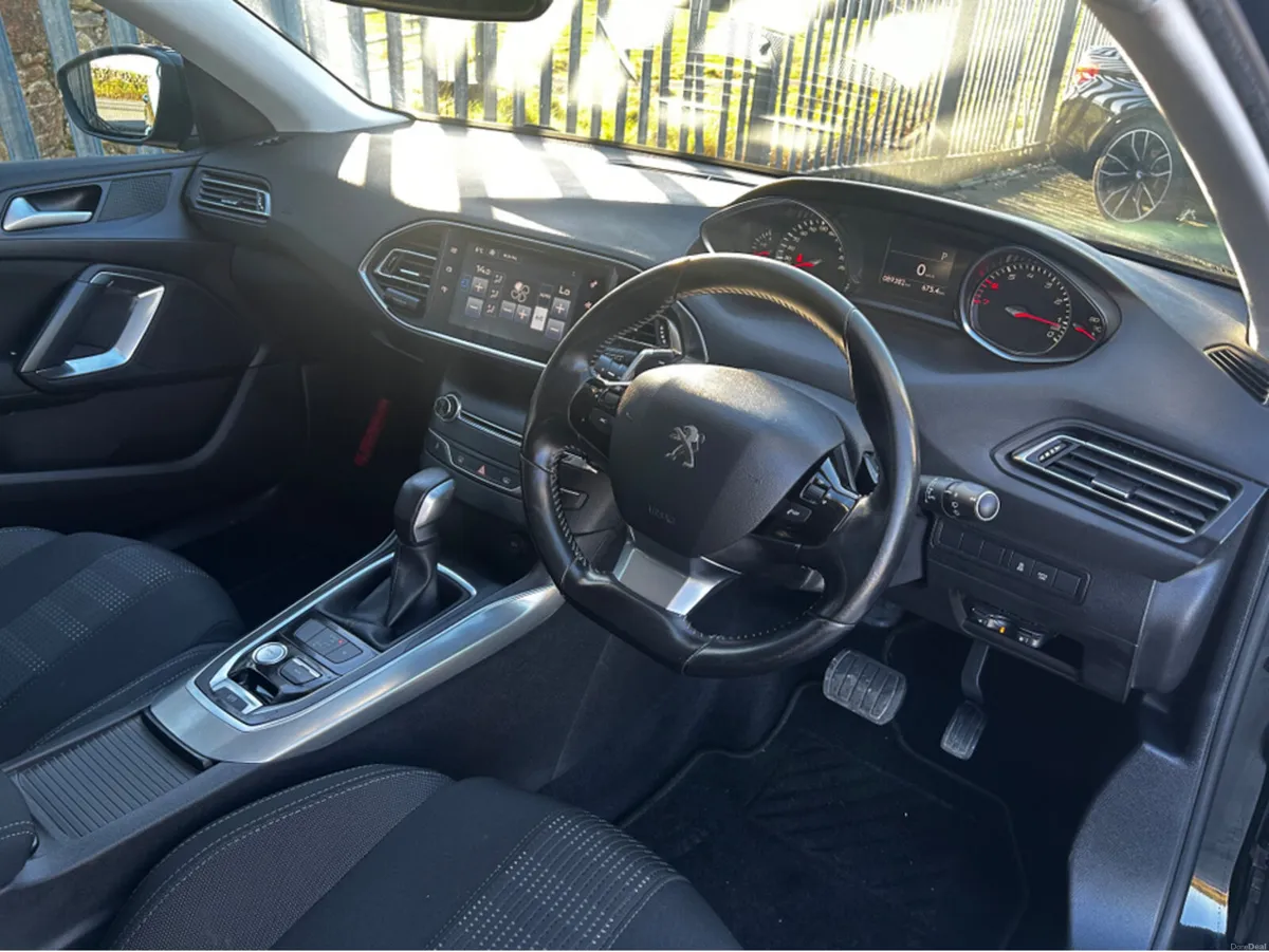 Peugeot 308 1.2 Puretec Automatic - Image 5