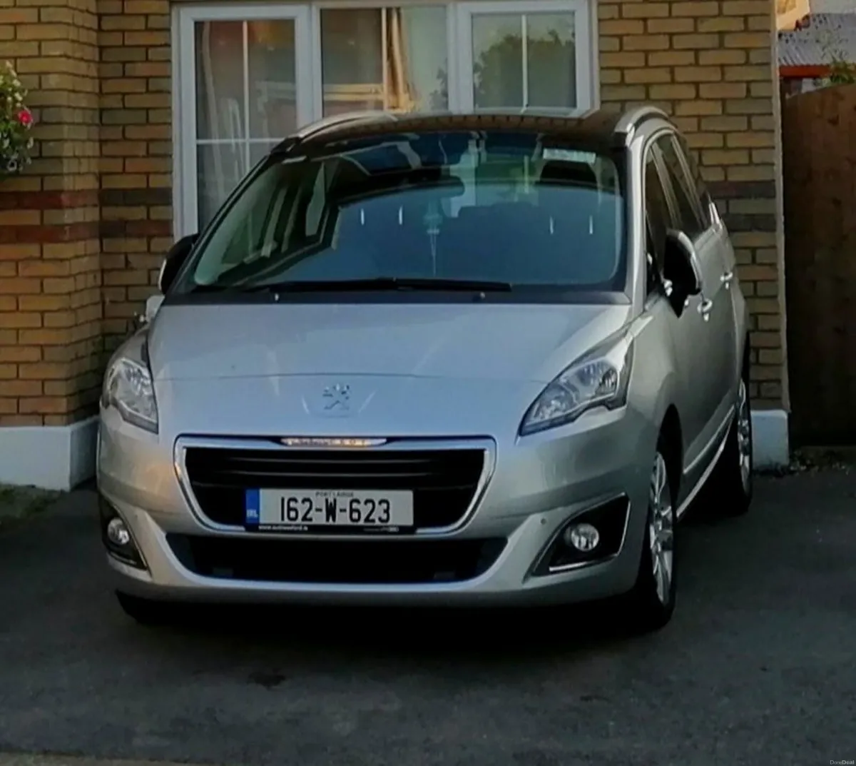 2016 Peugeot 5008 AUTOMATIC/85k/Panoramic Roof - Image 1
