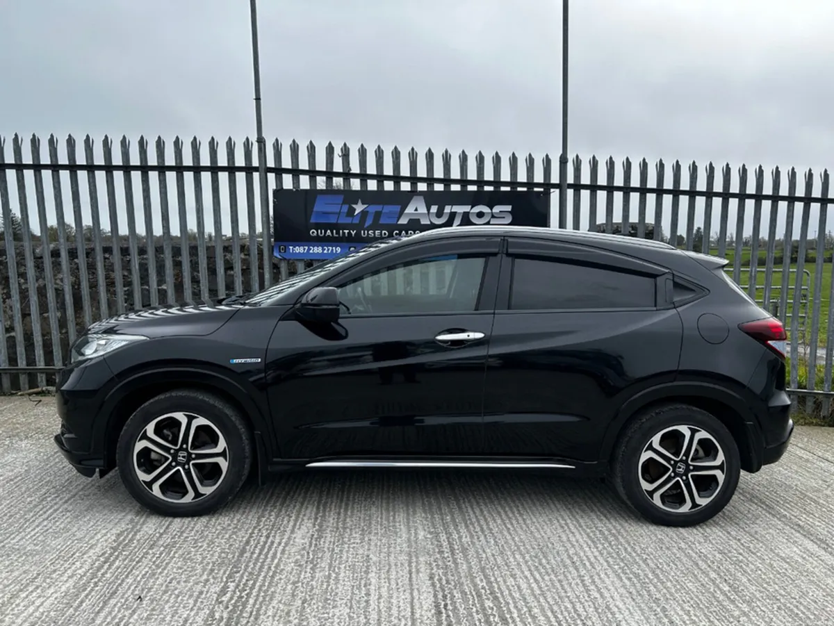 Honda Vezel Self Charging Hybrid - Image 3