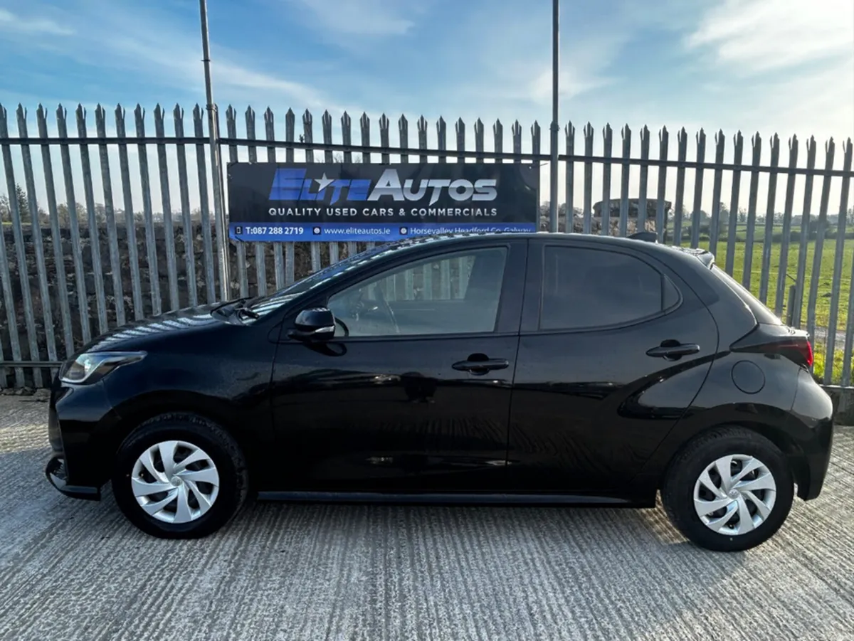 Toyota Yaris 1.0 Terra Automatic lots of extras - Image 4