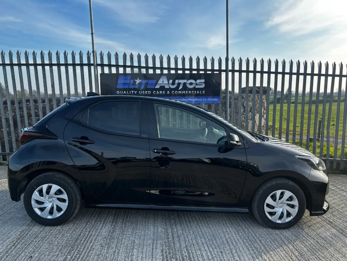 Toyota Yaris 1.0 Terra Automatic lots of extras - Image 6