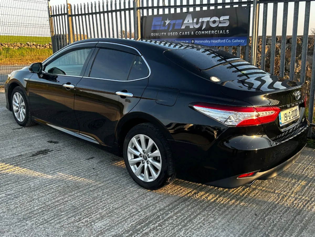 Toyota Camry G Pack Self Charging Hybrid 2.5 - Image 3