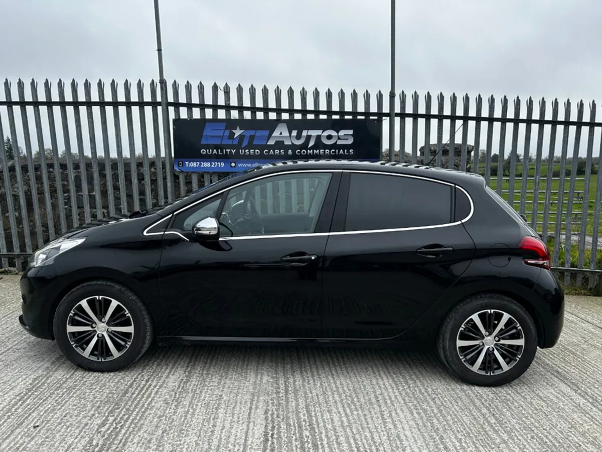 Peugeot 208 1.2 Petrol Pan Roof Automatic - Image 4