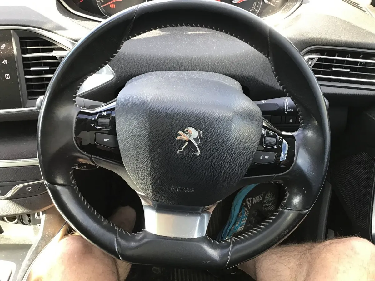 Peugeot 308 2014 - Image 2