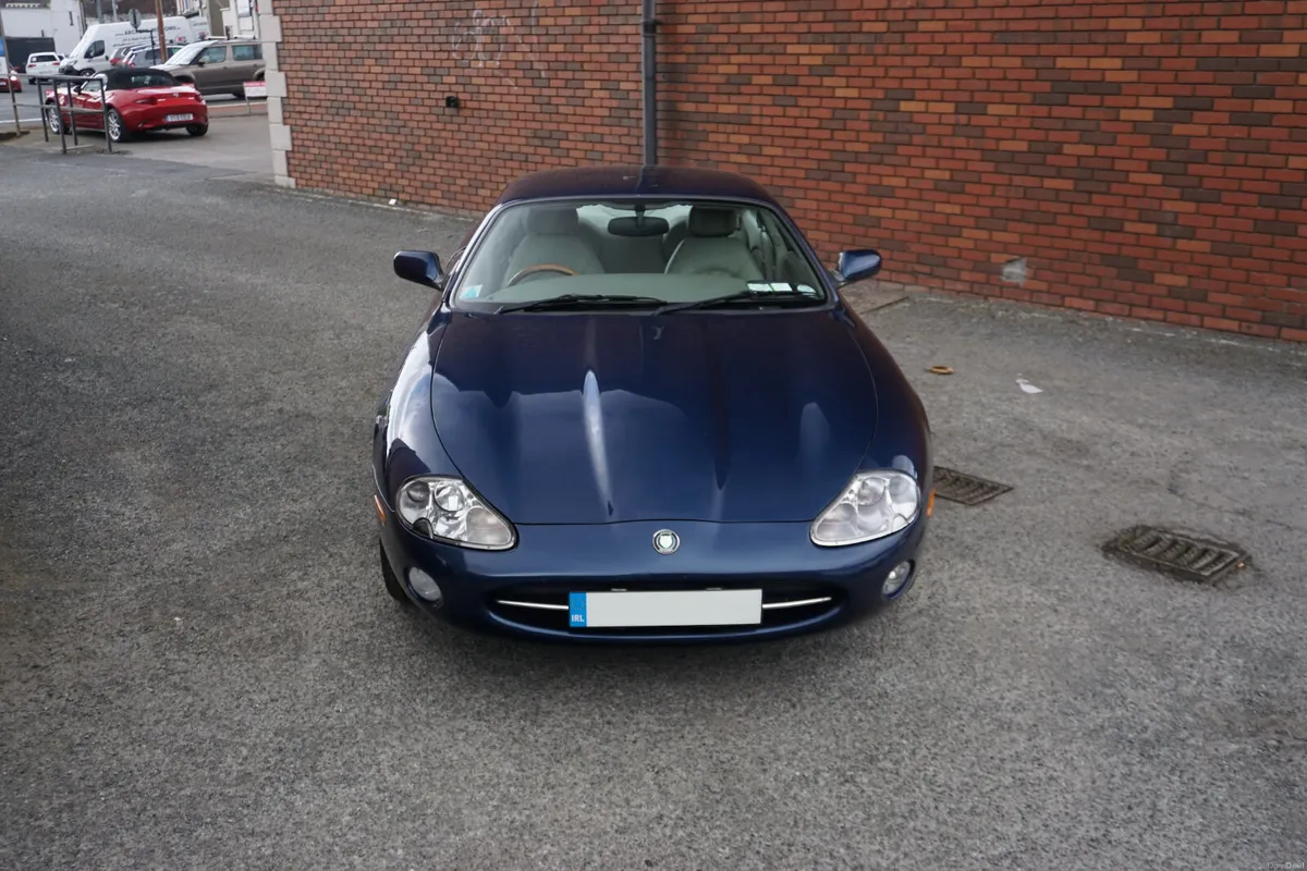 Jaguar XK8 *Low MLS* - Image 3