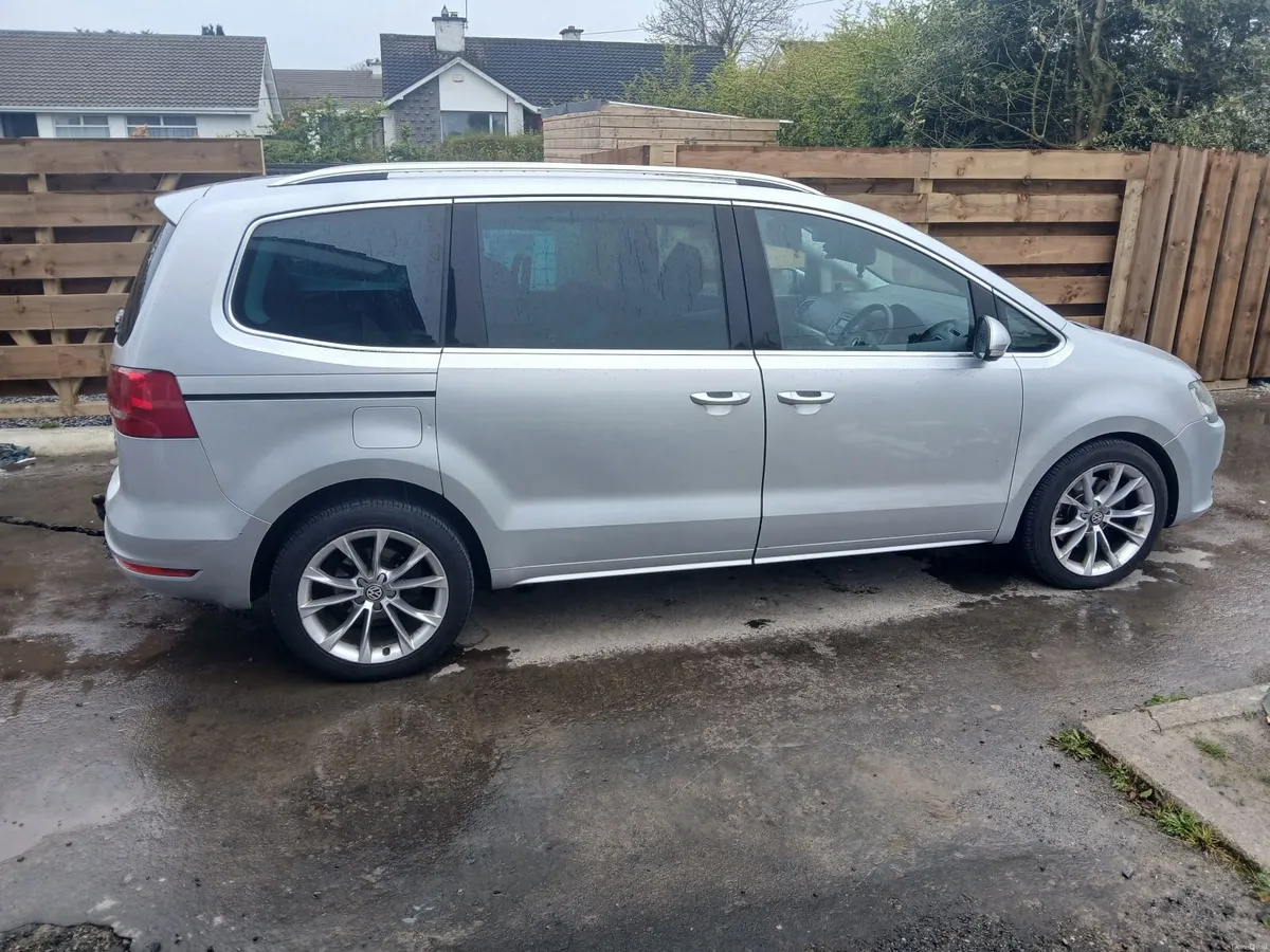 Volkswagen Sharan 2011 - Image 2