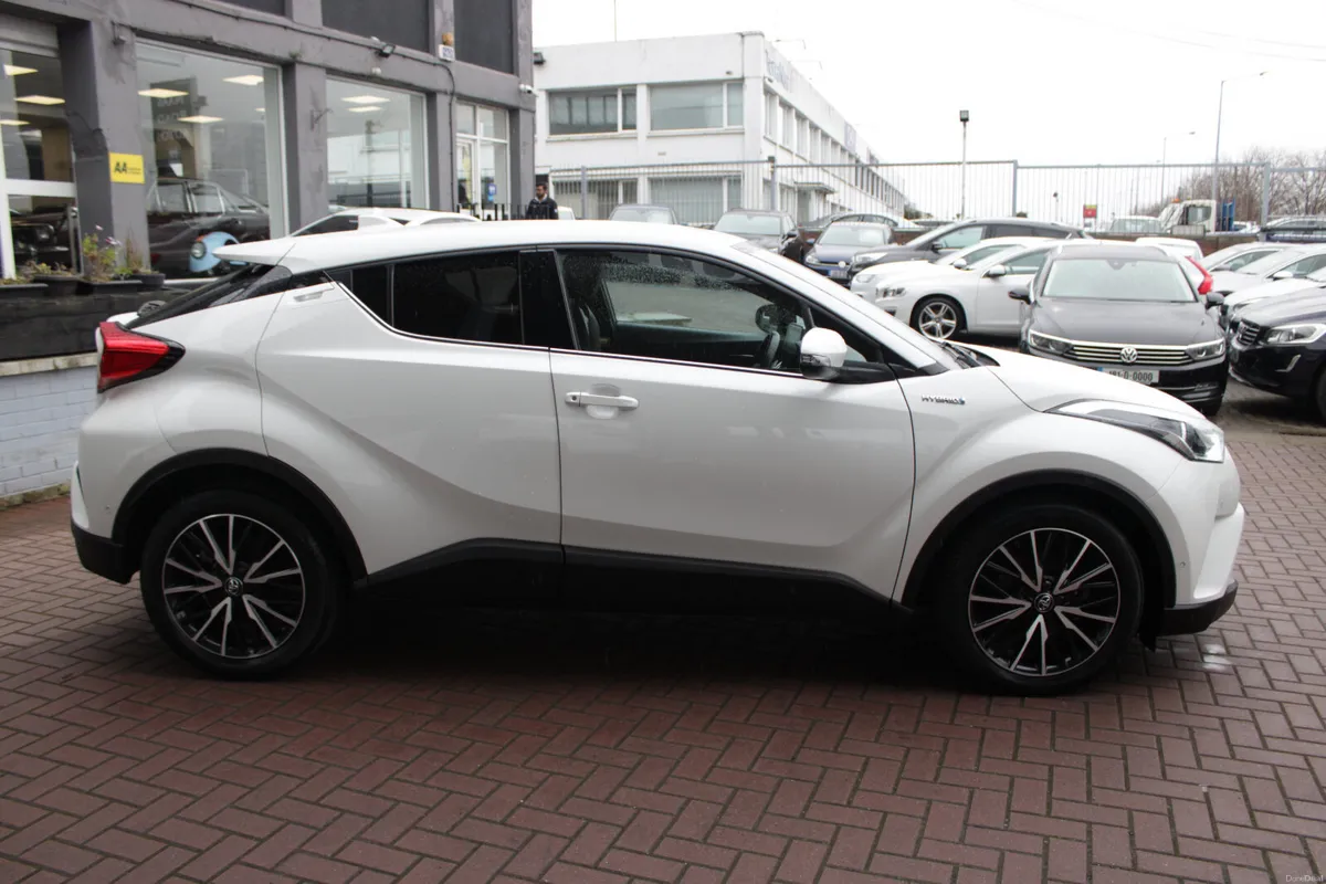 2018 TOYOTA C-HR 1.8 HYBRID SOL - Image 3