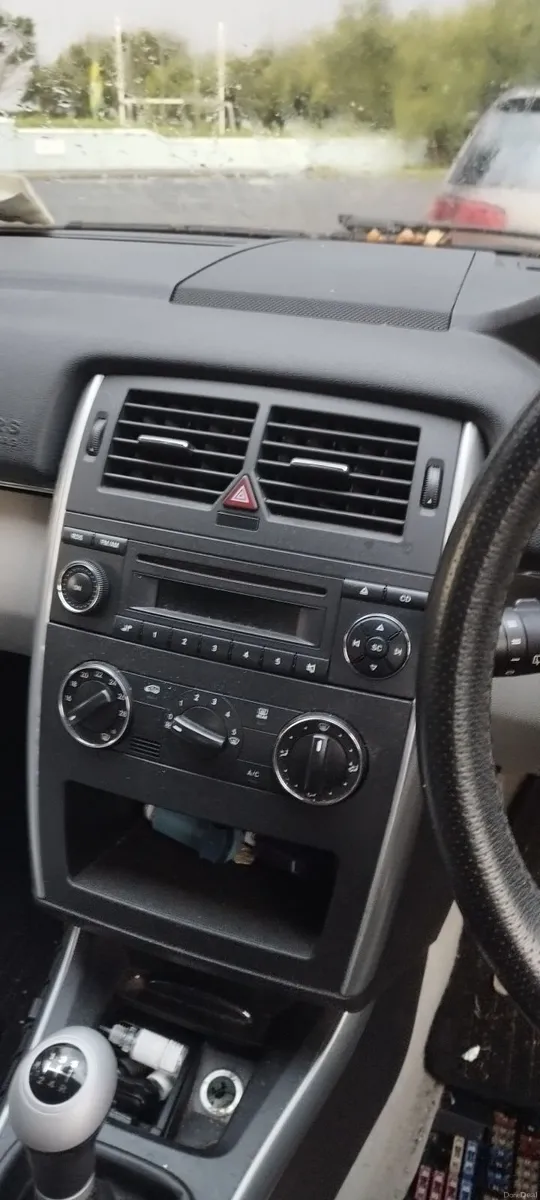 Mercedes-Benz B-Class 2010 - Image 3