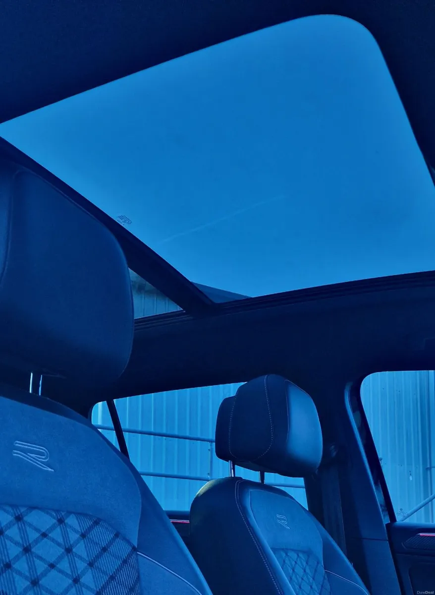 Volkswagen Tiguan 2.0 TDI R-Line Panoramic Sunroof - Image 3