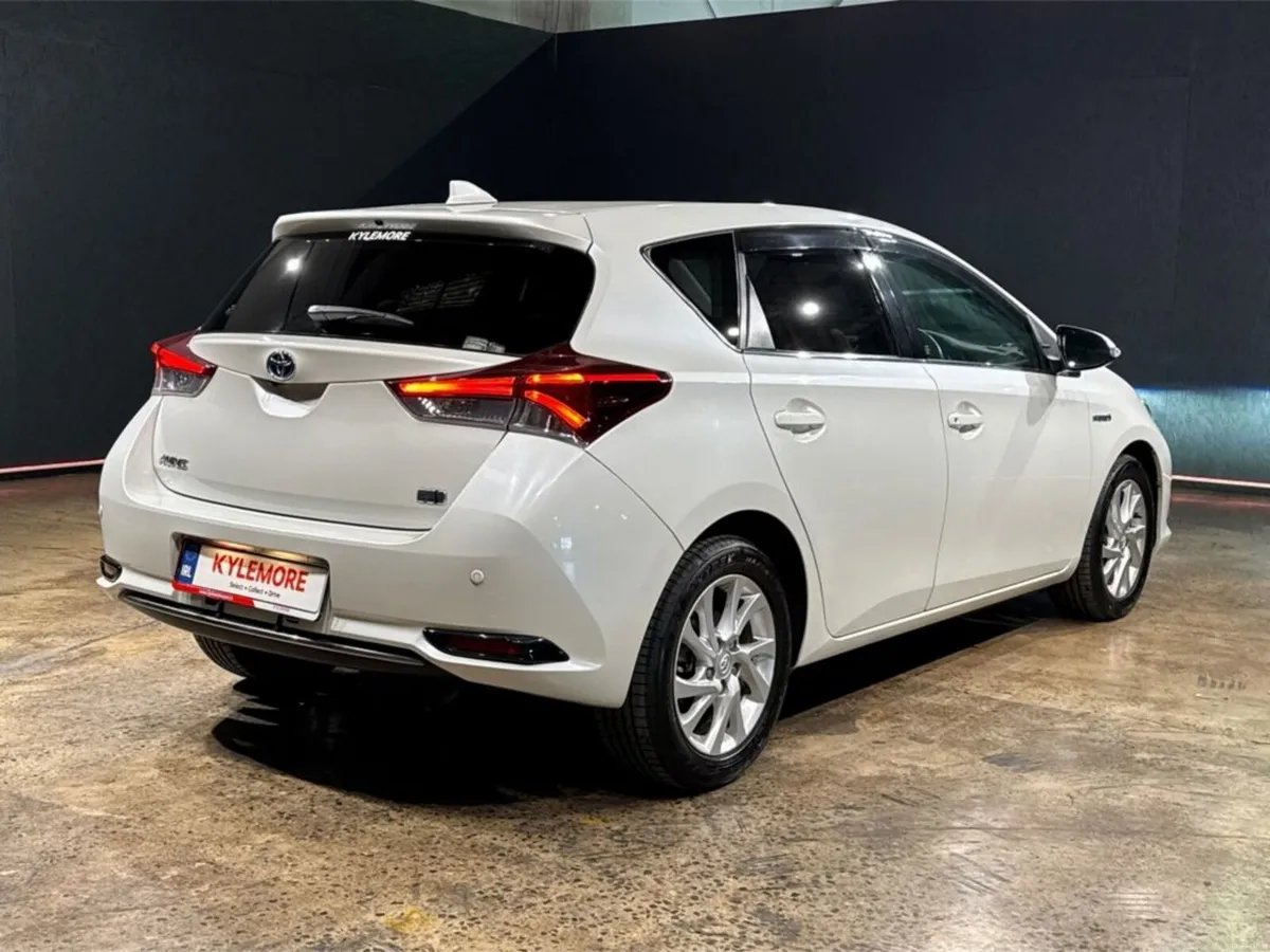 Toyota Auris HYBRID 1.8L AUTOMATIC - FACTORY ALLOY - Image 4