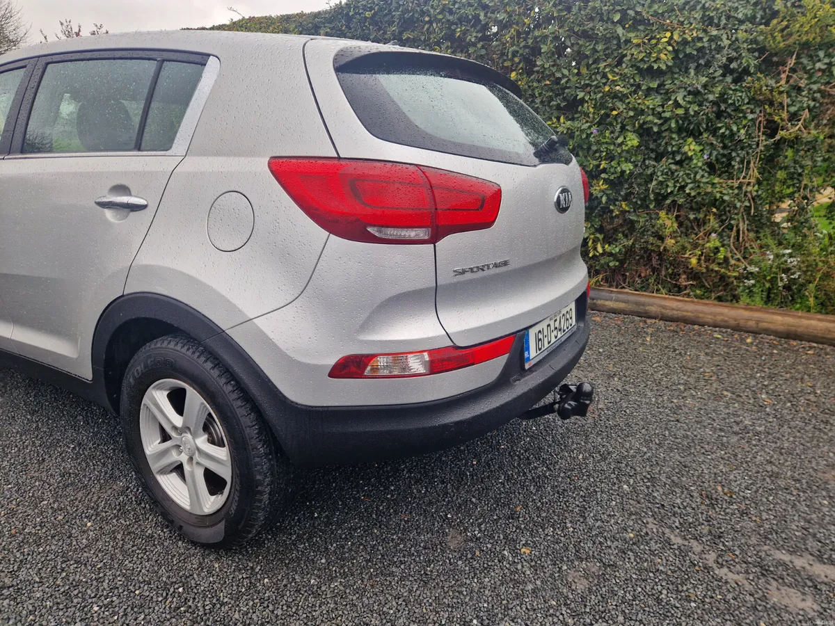 Kia Sportage PETROL 2016 - Image 3