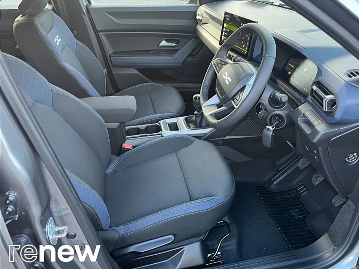Dacia Duster EXPRESSION MHEV 1.2 MHEV 140 BHP 5DR - Image 6