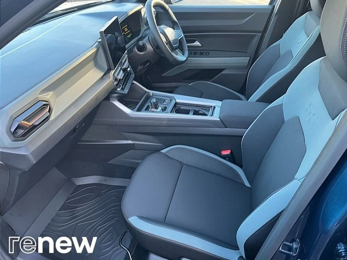 Dacia Bigster EXTREME HYBRID 1.8 155 BHP AUTO 5DR - Image 5