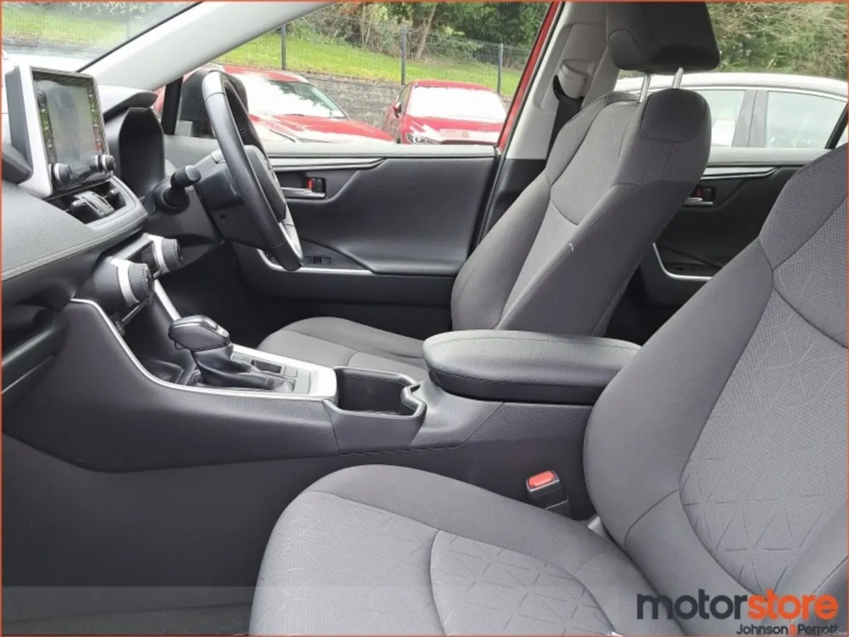 Toyota RAV4 2.5 Hybrid Luna 2WD - Image 3