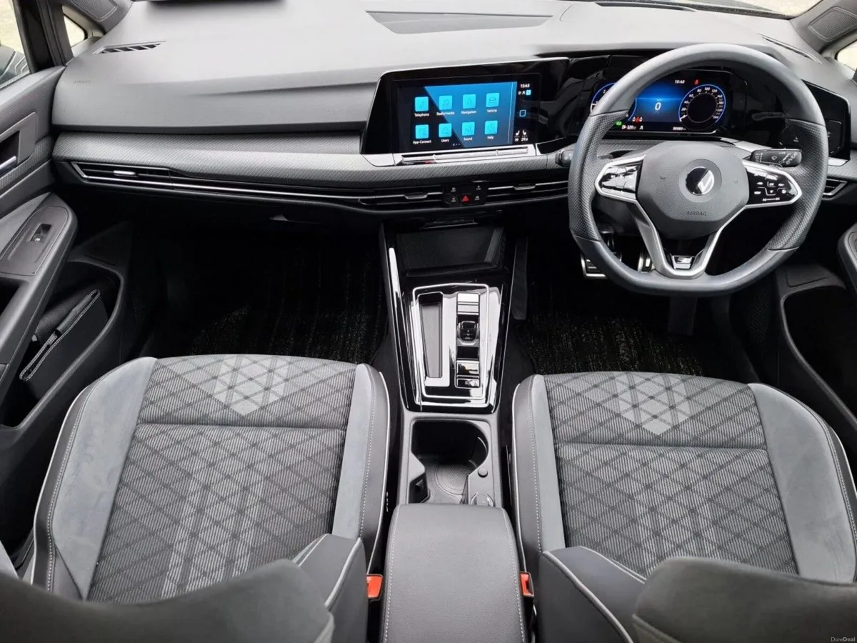 Volkswagen Golf R-LINE TDI AUTO MK8 - Image 2