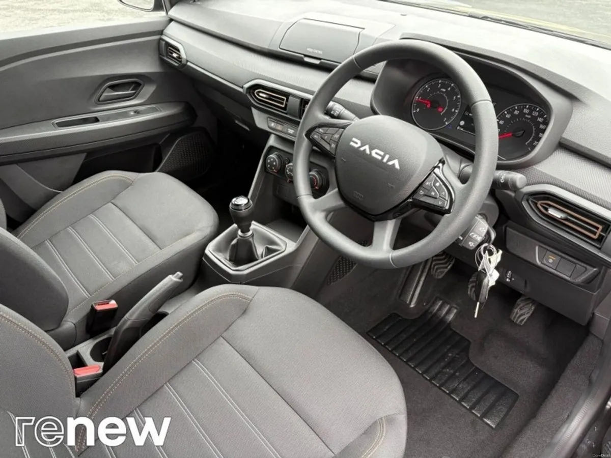 Dacia Sandero Stepway ESSENTIAL 1.0 TCE 110 BHP 5D - Image 6
