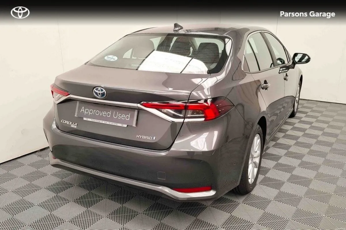 Toyota Corolla COROLLA LUNA SALOON - Image 2