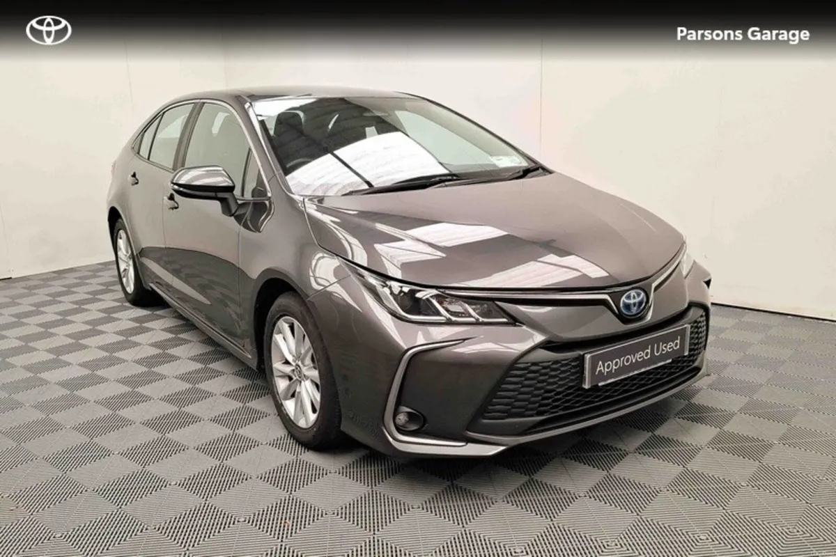 Toyota Corolla COROLLA LUNA SALOON - Image 1