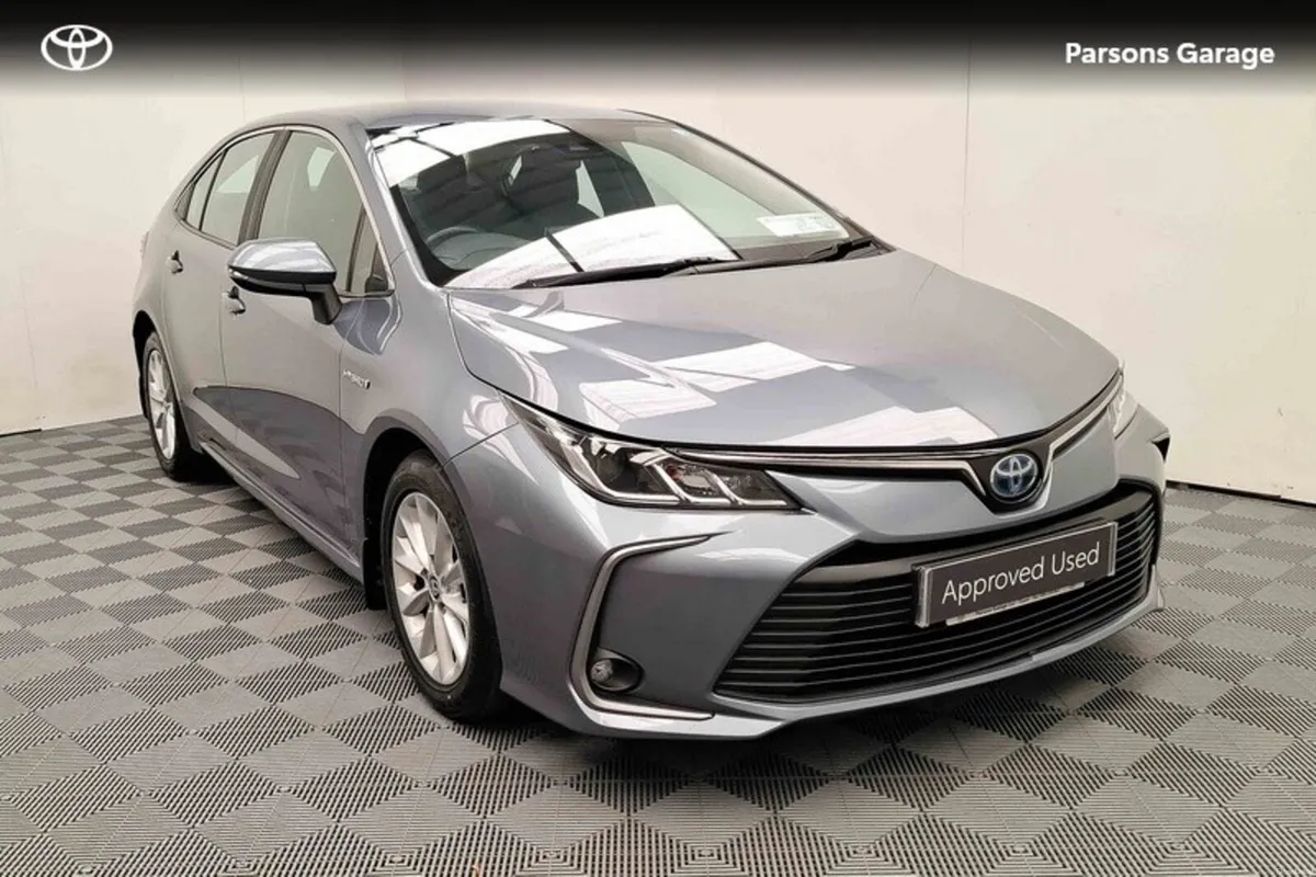 Toyota Corolla COROLLA HYB LUNA SALOON - Image 1