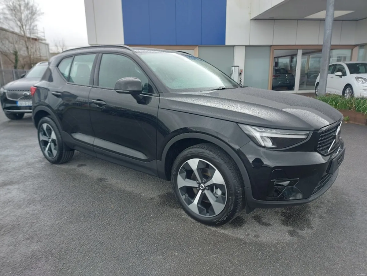 Volvo XC40 XC40 Plus Mild Hybrid B3 - Image 2