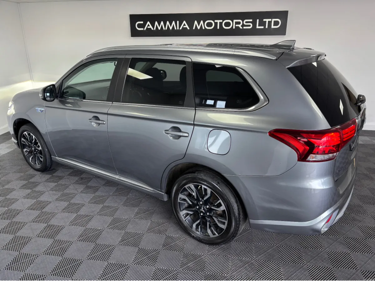 Mitsubishi Outlander 2.0 4H PHEV 200BHP 5 5DR AUTO - Image 3