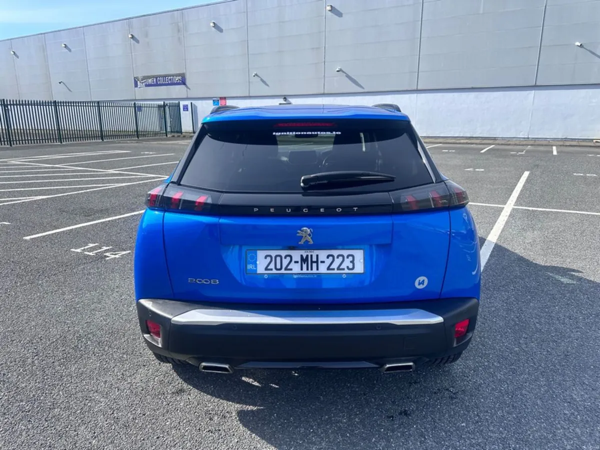 Peugeot 2008 1.2 PETROL, ALLURE MODEL, AUTOMATIC, - Image 4