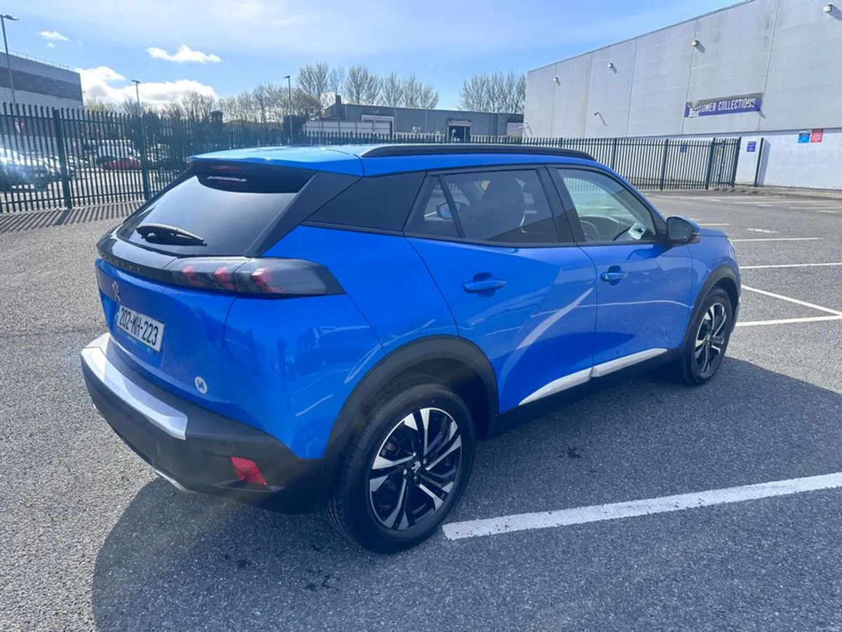 Peugeot 2008 1.2 PETROL, ALLURE MODEL, AUTOMATIC, - Image 3