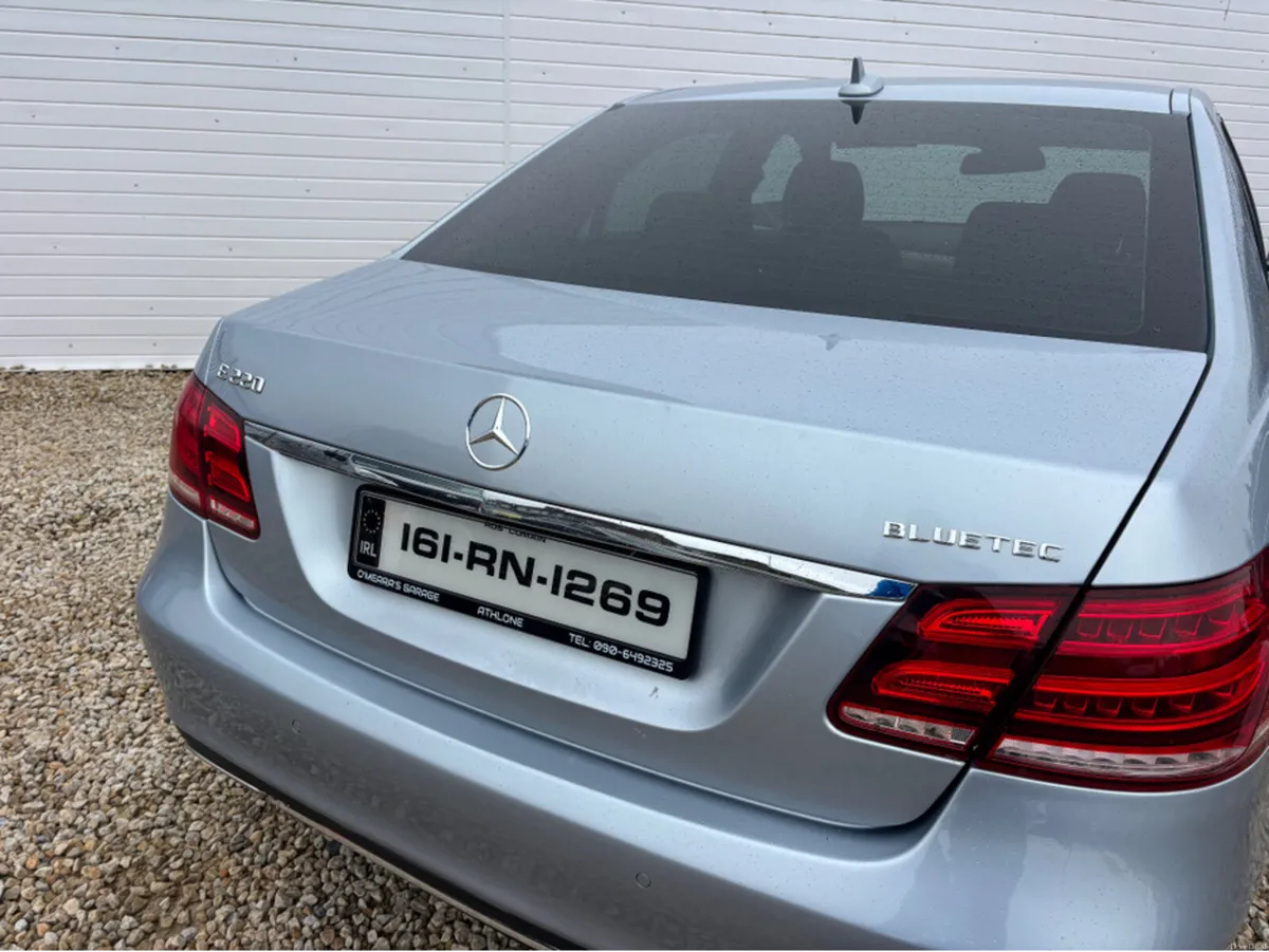 Mercedes-Benz E-Class 220 BLUETEC SE 4DR AUTO CDI - Image 3