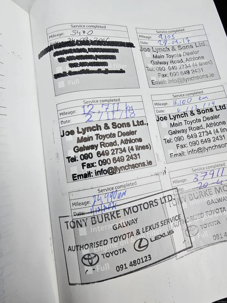 Toyota Yaris 2015 petrol  low miles €6990 - Image 3