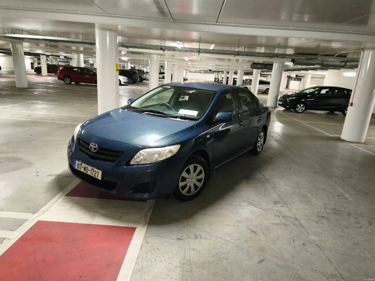 Toyota Corolla very low km - Image 2