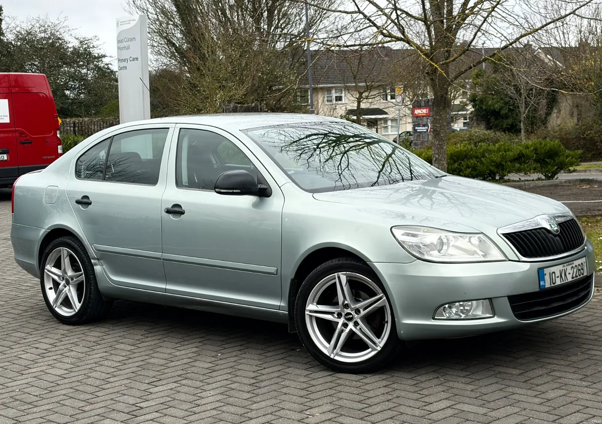 Skoda Octavia 2010 1.2 Petrol new nct 3/27 low km - Image 3