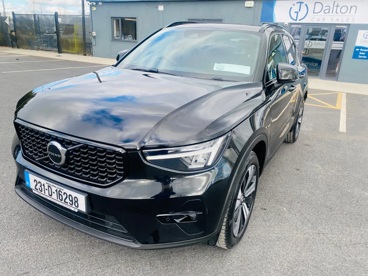 VOLVO XC40 PHEV T5 ULTIMATE DARK 2023 (231) - Image 1