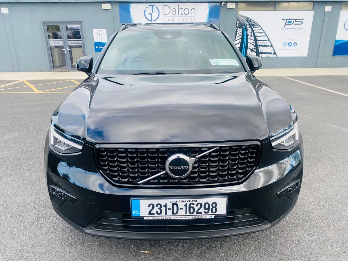 VOLVO XC40 PHEV T5 ULTIMATE DARK 2023 (231) - Image 2