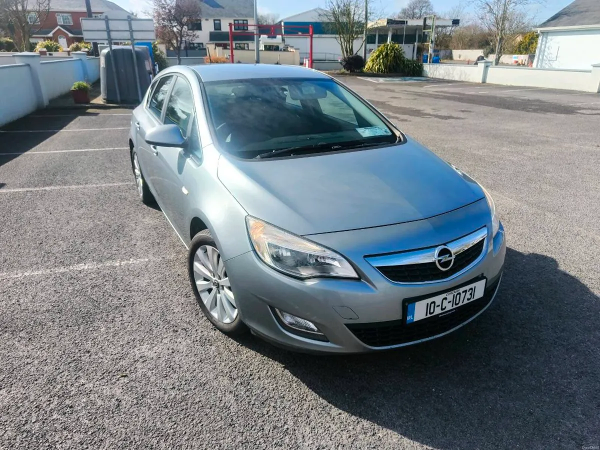 Opel Astra 2010 petrol 1.4 - Image 1