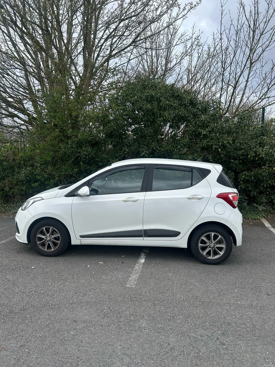 Hyundai i10 Deluxe 1.0 - Image 4