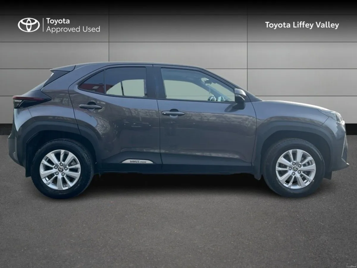 Toyota Yaris Cross YARIS CROSS LUNA - Image 3