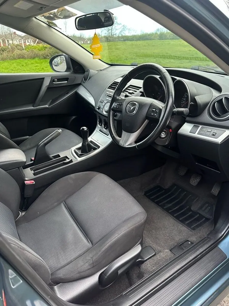 2010 Mazda Mazda3 - Image 2